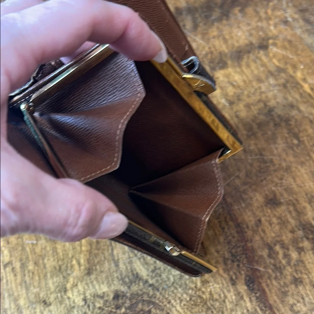 Louis Vuitton Authentic Monogram Wallet